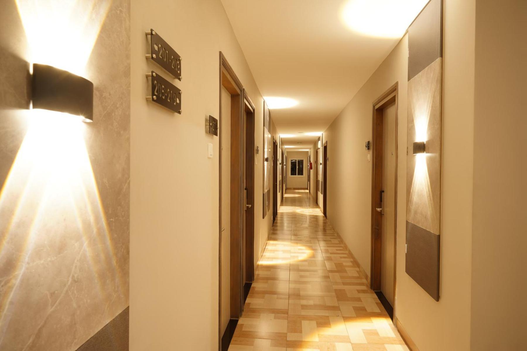 Front One Hotel Sragen Exterior photo