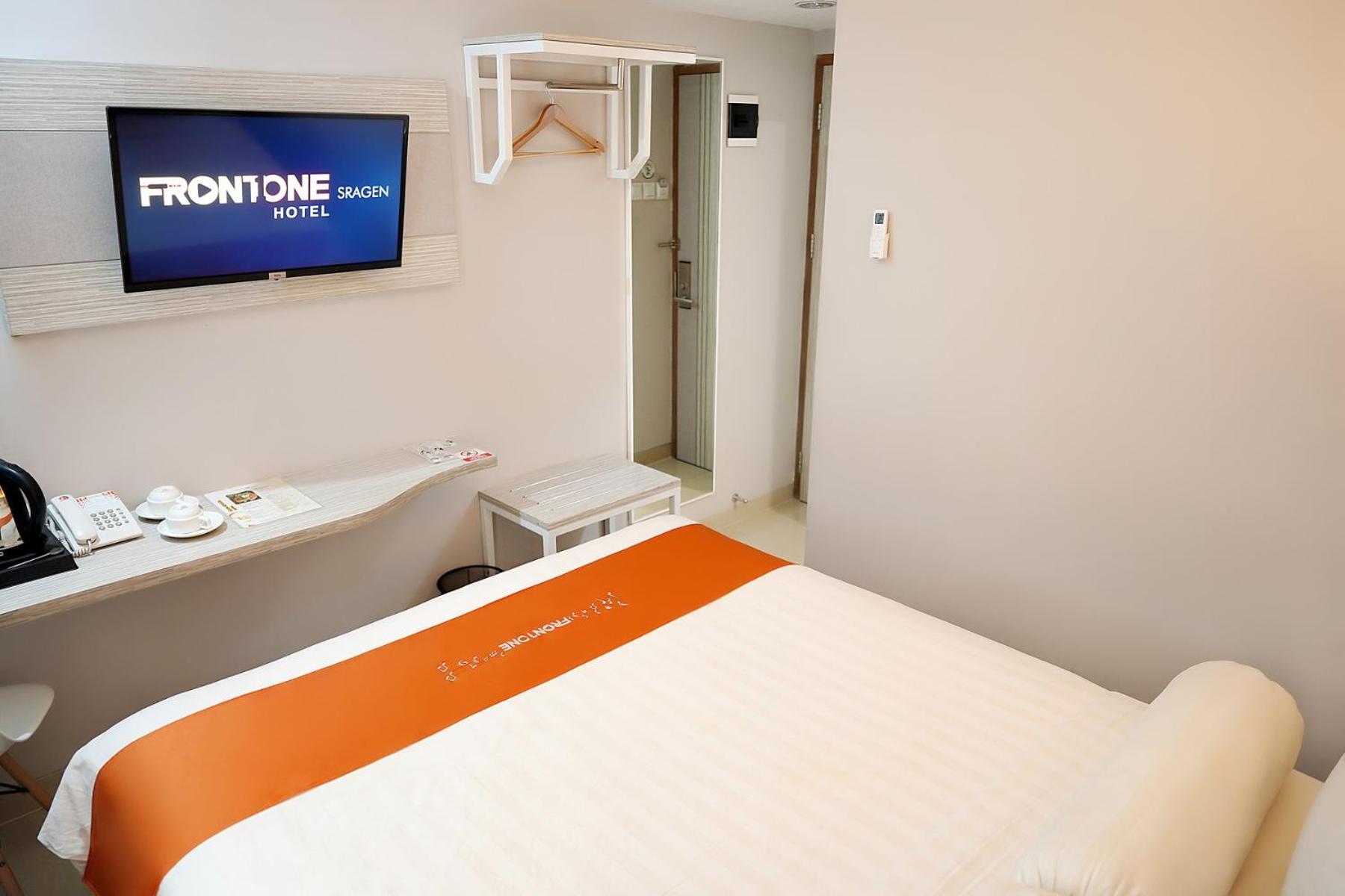 Front One Hotel Sragen Exterior photo